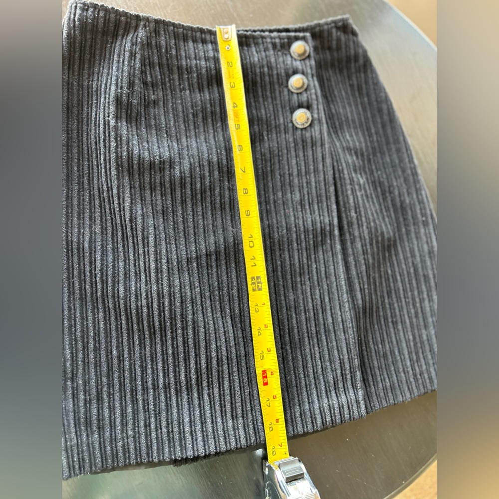 Vintage black wrap-around corduroy skirt - Picture 9 of 11